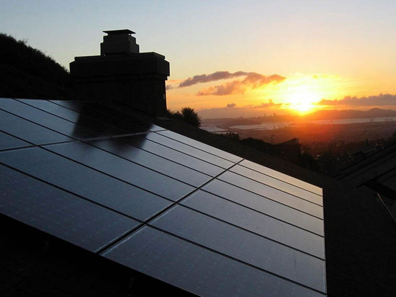 Getting a New Roof? Here are 5 Reasons Why Now Is the Time To Also Go Solar!