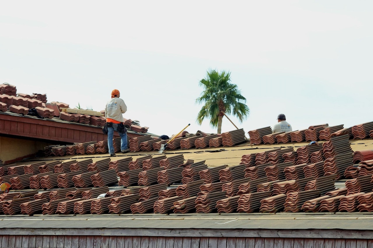 8 Differences Between a Master Elite Certified Roofer and a Non-certified Roofer