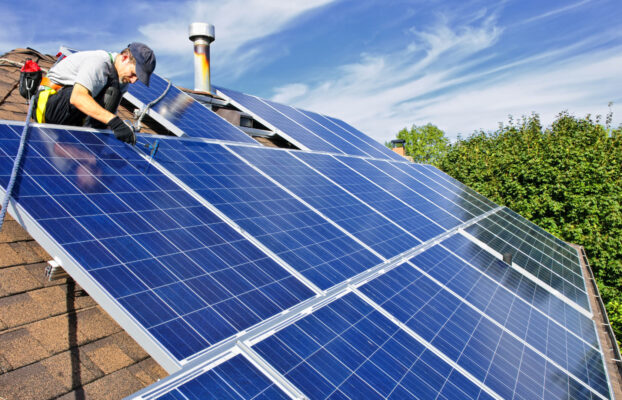 The Benefits of Combining Solar Panels and Roofing Upgrades